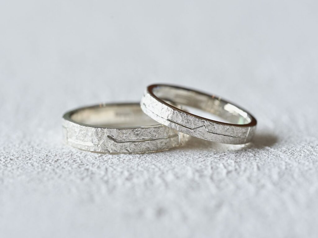 沖縄の城（グスク）をモチーフにしたプラチナの結婚指輪サンプル